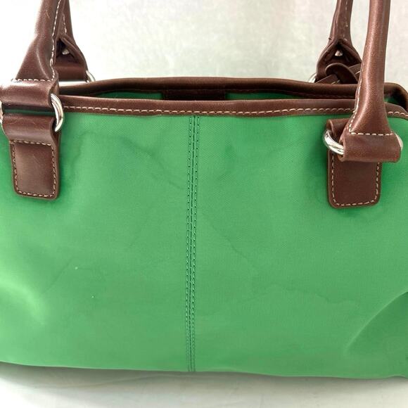 Chaps Kelly Green Nylon Shoulder Bag - Picture 14 of 14